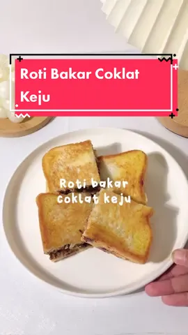 ✨Roti Bakar Coklat Keju✨ by tiantikaeflisa Halo semuanyaa! Back to basic, kali ini aku bikin roti bakar coklat keju yang rasanya otentik dan yaa back to template roti bakar tuh ya rasa coklat keju ga sii🤗 Jadi karena lagi banyak stok roti tawar, dan pengen ngemil akhirnya jadilah aku bikin roti bakar coklag keju ini! Tenang aja ini grill nya cuma cukup pake teflon kok🤩 Resepnya: - 2 roti tawar - 1 sdm meses - Secukupnya keju parut - Secukupnya SKM - 1 sdm margarin Enjoy!✨ #rotibakar #rotibakarcoklatkeju #olahanrotitawar #resepsimple