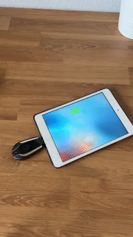 Best Emergency Keychain Charger #unboxing #keychain #techproducts #tiktokmademebuyit #portablecharger
