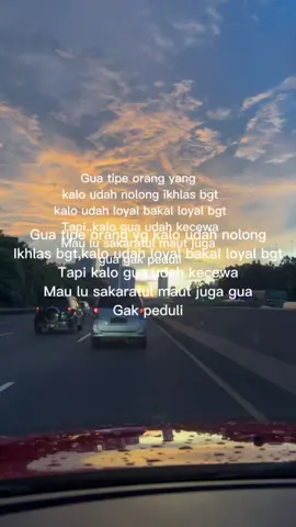 Di tolongin malah gk tau diri#CapCut #temangkadahlak #fypシ #katakata #viral #capebgt #temenlupadiri 