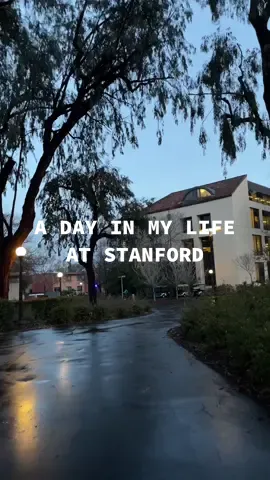 both dining halls actually ended up being so good today 🤭 come with me on a productive day in my life at stanford! it’s monday which means I have no classes and virtually no structure so I tried to stick to a schedul: Meetings > Gym > Lunch > Shower > Work > Dinner > Work! Lmk what else y’all wanna see before I graduate 🥰 #stanford #college #collegevlog #stanfordvlog #collegelife #productivevlog 