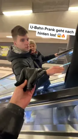 U-Bahn Prank #fyp #fürdich #fürdichseiteviral #foryou #foryoupageofficiall #viral #tiktok #lol #omg 