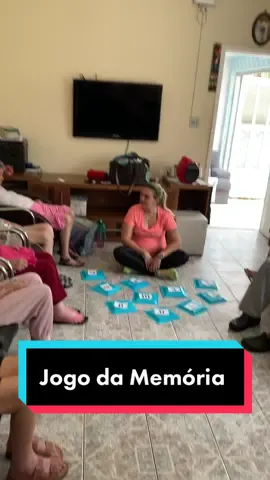 Sr. Barbosa mandando muito bem no jogo da memória, mostrando que ainda está com a memória muito boa por sinal. 🧠 . . . #jogodamemoria #idosos #casaderepouso #jogos #brincadeiras #tiktok #viral 