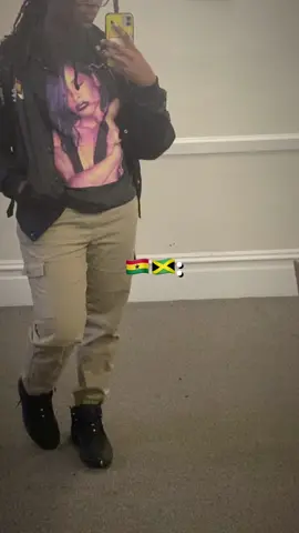 Just wanted to show off my fits rq💓 
