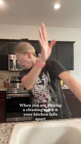 Its not even noon & im over today #bloppers #whyme #cleanvideo #cleaninggonewrong 
