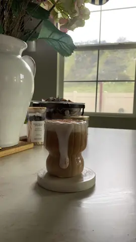 Good Morning! ❤️ #romanticizeyourlife #dailyvlog #morningvibes #morningvlog #icedcoffee #icedcoffeeathome #coffee #coffeeathome #homecafe #cozymorning #morningroutine 