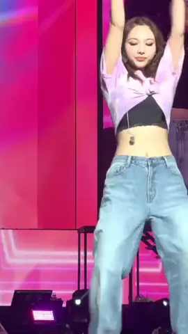 Nayeon 😍 #twice #nayeon #limnayeon #nayeonfancam #moonlightsunrise #moonlightsunrisetwice #readytobetwice #setmefreetwice #twiceworldtour #fancam #fancamskpop #dance #once #kpop #kpopfyp #hot 