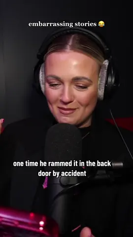 She disconnected 😂😂😂 🔌 #fyp #embarrassingstory #podcastclips #comedyclips #funnypodcast #ukpodcast #girlpodcast #thingsgirlsdo #embarrassingmoments #PodcastsForGirls #GoodPodcasts 