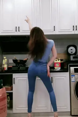 Sexy Asian girl dance and twerk in sexy tightjeans#sexy #fruity #warped #plump #girls #tiktok #omg #fyp #beauty #stitch #beautiful #passion #jeans #asiongirl #tightjeans #twist #longlegs 