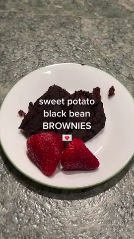 don’t knock it till you try it 😉 #healthy #healthydessert #vegandessert #brownies #wellness #veganbrownies #grainfree #refinedsugarfree #fyp #nourishment 
