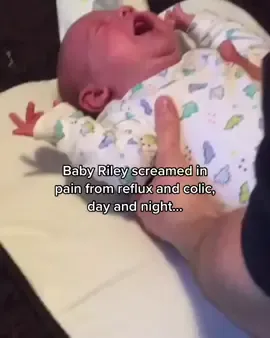 Baby Riley screamed in pain from reflux and colic, day and night. His mum Elizabeth was frantic with worry. She even had to sleep each night on the sofa with her baby against her chest as he wouldn't settle any other way. Watch how quickly Riley settles on his babocush... 