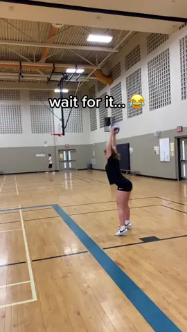 you hate to see it (@aishahoover) #fail #fails #volleyball #volleyballfail 
