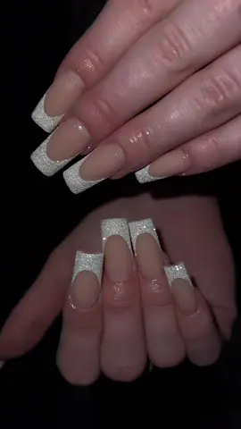 @dilimilikili #lovenails#nailswithglitter #frenchwithglitter #nailschange 