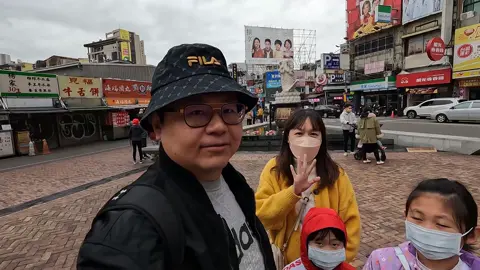 【新竹城隍廟美食】招弟回娘家帶蔡董吃爆?超人氣梅花雞蛋糕、郭家潤餅、阿忠肉圓、戽斗肉燥飯&半熟蛋銷魂、苗楊仙草凍、排隊包子西大發...!蔡董揪招弟 #新竹 #新竹美食  #新竹城隍廟美食