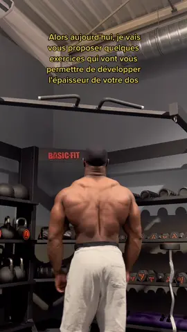 C’est très important d’avoir un dos LARGE et ÉPAIS les gars ! Mentionnez vos gymbro’s et tuez ça ensemble ! 🔥 #pourtoi #foryou #natty #naturel