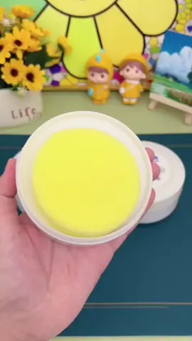 Small white shoe cleaning cream, special decontamination cream, not hurting hands decontamination cream
