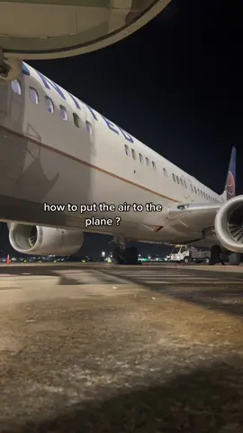 This is how the air is put on the plane ✈️ #fyp #fypシ #fypage #fypシ゚viral #viralvideo #foryoupage #foryoupage❤️❤️ #aviones #aviationdaily #avioncito #aviation4u #aviationgeek #nefertari_french🐾 #eren_french🐾 #Hinami_french🐾 #sju #rampagent #tiktokjl✈️ #ramplife #ramp #finesjl🏋🏽 #airportsecurity #airports #airportoutfit #airport #aeropuertos #luismuñozmarin #carolinas #liderança #lider #lideresunidos🌎 #aviationgeek #ramplife #ramplifeisthebestlife #ramplife💪🏻✈️ #ramplifeisthebest #ramplife✈️ #aviones #marshallingjl #boeing #boeing737 #boeinglovers #737 #7379 #plane✈️ #aireacondicionado #aire #unitedairlines #unitedairlinesemployee #graciasporsuapoyo❣️ #graciasporelapoyo💕 