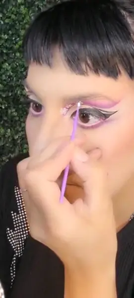 Día mundial de la naturaleza Mila comparte este hermoso maquillaje 💚 🍀 www.mila.com.ar Técnica : @🌙 Witch Mua 🌙  #Mila #Milafans #maquillaje #sombras #paletas #colores #fijador #delineador #video #viral #brillo #tonos #aventuras #looks #naturaleza 
