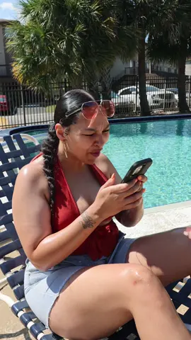 They read too deep into everything 😭 #menvswomen #reading #text #whatever #couplecomedy