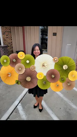 My second big decoration of paper rosettes. #Handmade #CardstockIdeas #PaperDecoration #PartyDecorationIdeas #Decorations #BabyShower #Birthday #Weddings #PaperFlowers #PaperRosettes #paperrosettebackdrop  #BackdropIdeas