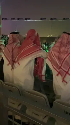 على السريع يرقصون🤣🤣🤣🤣#الرياض #حفلة_موضي_الشمراني 
