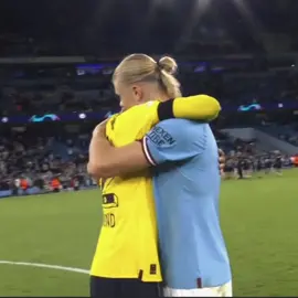 HI HELLO🤍 im so sorry for not posting school’s been kicking my a$s but i’m back now!!! still very much erling’s #1 fan #erlinghaaland #haalandedit #judebellingham ##judebellinghamedit #mancity #PremierLeague #foryou #fypシ 