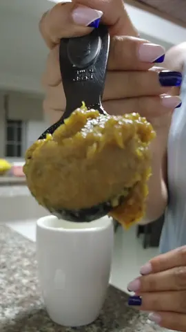 Remedio casero para el resfriado.  Esto tomo cuando estoy con #gripe caldo de huesos de pollo y colágeno.  #flu #remedio #caldo #colágeno #huesosdepollo #concentrado #pty #fyf 