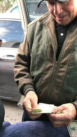 Granpa giving grandaughter $1 for her Birthday😂