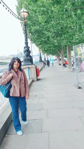 #CapCut Aate jaate khoobsoorat awara sarkoon pe #foryoupage #シ゚viral #🥰🥰🥰🤗🤗🤗❤❤❤ #oldisgold 