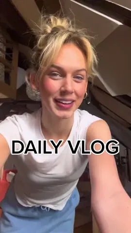 A double show night daily vlog! 🌙 #nightlyroutine #dailyvlog #dailylife #dayinmylife #creator #longformcontent #nightinmylife #fyp #cometoworkwithme #pourtoi #moulinrouge #paris #professionaldancer  Come to work with me at the moulin rouge professional dancer day in the life daily vlog of life in Paris daily routine 