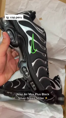 Un pedido bien alarako 🥵 #nike #nikeairmaxplus #stockx #zapatillas #sneakers #fypシ #fyp #parati #viral #unboxing #karolg #tqg #shakira #copperu #streetwear #streetwearperu #peru #lentejas 