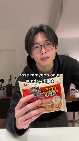 feeling fancy on a sunday night 🤙🏼 #roseramyeon #로제라면 #koreancooking #koreanfood #cooktok #dayinmylife #fyp 