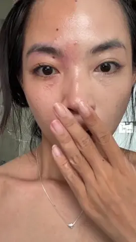 Kem nền dạng lỏng này có độ che phủ mạnh mẽ và giữ được lâu cả ngày#PhaiDepNgayNay #WomenOfTikTok #trangđiểm #foryoupage #kemnềndạnglỏng #mistine #fyp #makeup 