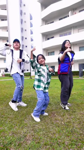 whoop whoop!!! ❤️🔥 dancin w my siblings!! @Ranz Kyle #onewithnatalia lets goooo