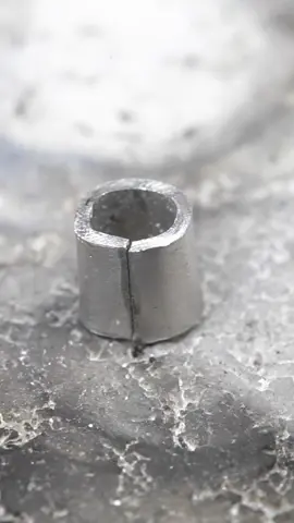 Soldering the platinum claw. #artist #jewelrymaking #craft 