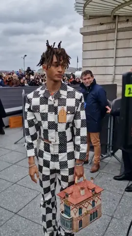 #jadensmith #louisvuitton #LV #LVfw23 #pfw #TikTokFashion