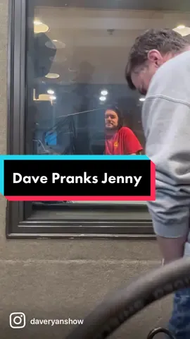 Jenny’s face says it all 😂😂 #pranks #bathroom #bucket 