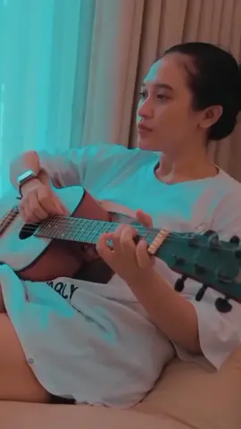 KALIH-WELASKU#dellamonica #akustikversion #trending #fyp 
