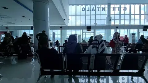 RUANG TUNGGU, DJALALUDDIN AIRPORT, GORONTALO - INDONESIA. 19 Februari 2023