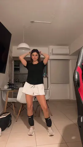 voy a seguir al que adivine hace duantos años hago voley🏐🙄