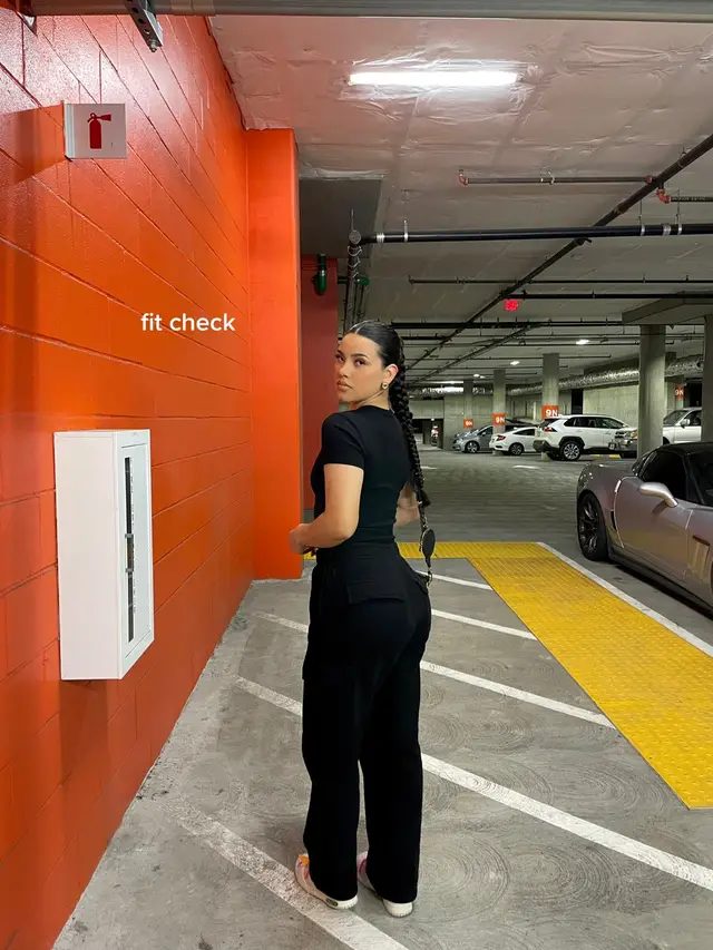 fitted #fashiontiktok #fashiontok #fashioninspo #sneakeroutfit #sneakertok #OOTD #ootdinspo #trendy #foruyou 