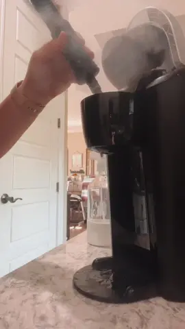 Keurig clean up! #keurigcoffee #keurigclean #cleanwithme #coffeemama 