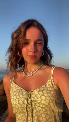 🤍🤍🤍  #grwm #preppy #day #grwms #dayinmylife #sunset #Outdoors #sun #granola #sunset #burnt #tan #coconut #mexico #puntademita 