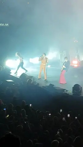 BERLIN 06.03.23 😍🖤🖤🖤 #maneskin #maneskinofficial #maneskintiktok #maneskinofficiali #maneskinlive #maneskinfan #damianodavid #ethantorchio #victoriadeangelis #thomasraggi #concert #berlin #fy #fyp #mercedesbenzarena @Måneskin 