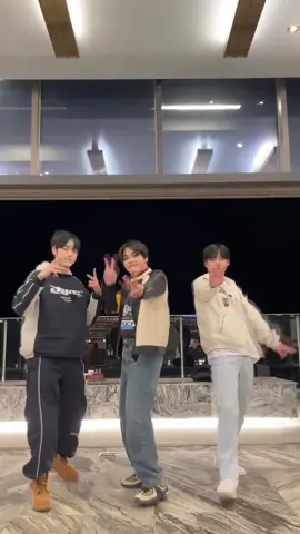 토끼즈 로어🐰 #THEBOYZ #더보이즈 #BE_AWAKE #ROAR #THEBOYZ_ROAR #JUHAKNYEON #WEi #YOOYONGHA #KIMYOHAN