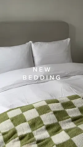 this is the softest bedding i’ve ever had!! ☁️ it’s linked above the caption 🤍  #beddingset #bedding #springvibes #bedroomcheck #bedroomdecor #bedroominspo #bedroomgoals #bedtime #cozyathome #cozyvibes #cozyaesthetic #cleangirlaesthetic #thatgirl #Lifestyle #motivation #productivity #musthaves #relaxing #satisfying #calming #tiktokmademebuyit #tiktokshop #unboxing #freshbedding #refreshing #bedroomreset #resetroutine 