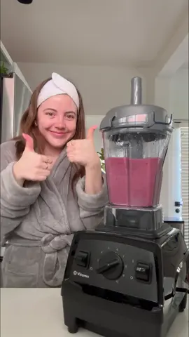 In my smoothie era 💘 #smoothie #EasyRecipes #healthyrecipes #recipesoftiktok #behindthescenes 