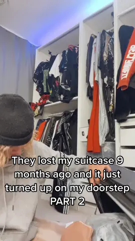 Yesterday in part 1 I was telling you about how my lost suitcase randomly turned up at my house 9 MONTHS LATER! Lets unbox it babyyyy #unboxing #luggageunboxing #unpack #fyp #storytime