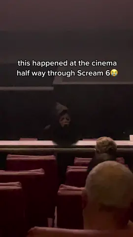so scary 🤣 #screammovie #scream6 #jennaortega #courteneycox #movietok #screamvi #ghostface #fypage #fypシ゚viral #flynnwest 