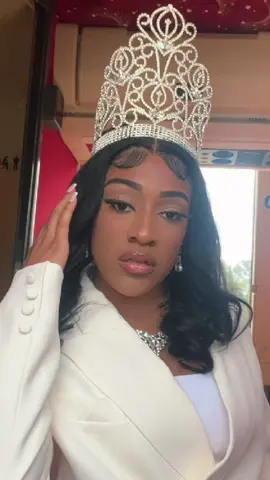 Whos your favorite queen?🧡💚 #famu #jersey #skykennedyy #hbcu #missjunior #doyouthinkilookgood #misterarmstrong 