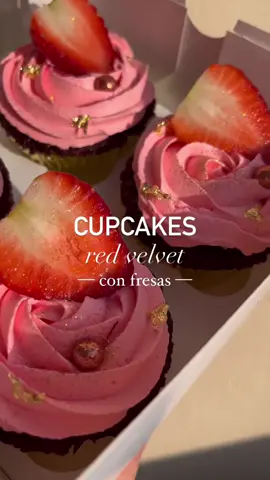 Estos cupcakes llegaron para quedarse😍 ¡Es que están otro nivel de ricos!🤤 Pídelos con 1 día de anticipación . . . . . . . #cupcakes #cupcakestagram #cupcakevideo #postres #pastry #pastrylove #pastrylover #emprendedora #emprendedores #emprendimiento #businessowner #baking #reposteria #repostera #pasteleria #bakery #foryou #foryoupage #fyp 